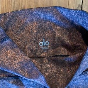 Alo Yoga copper athletic leggings size XS